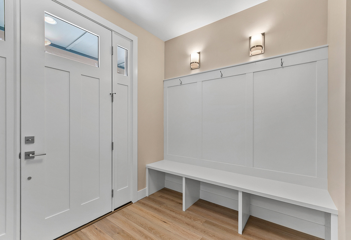 Entrance interior — Spacious prairie-style home with ADU