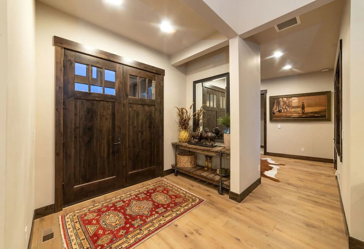 Entrance interior ranch — Luxury home with sweeping mountain views