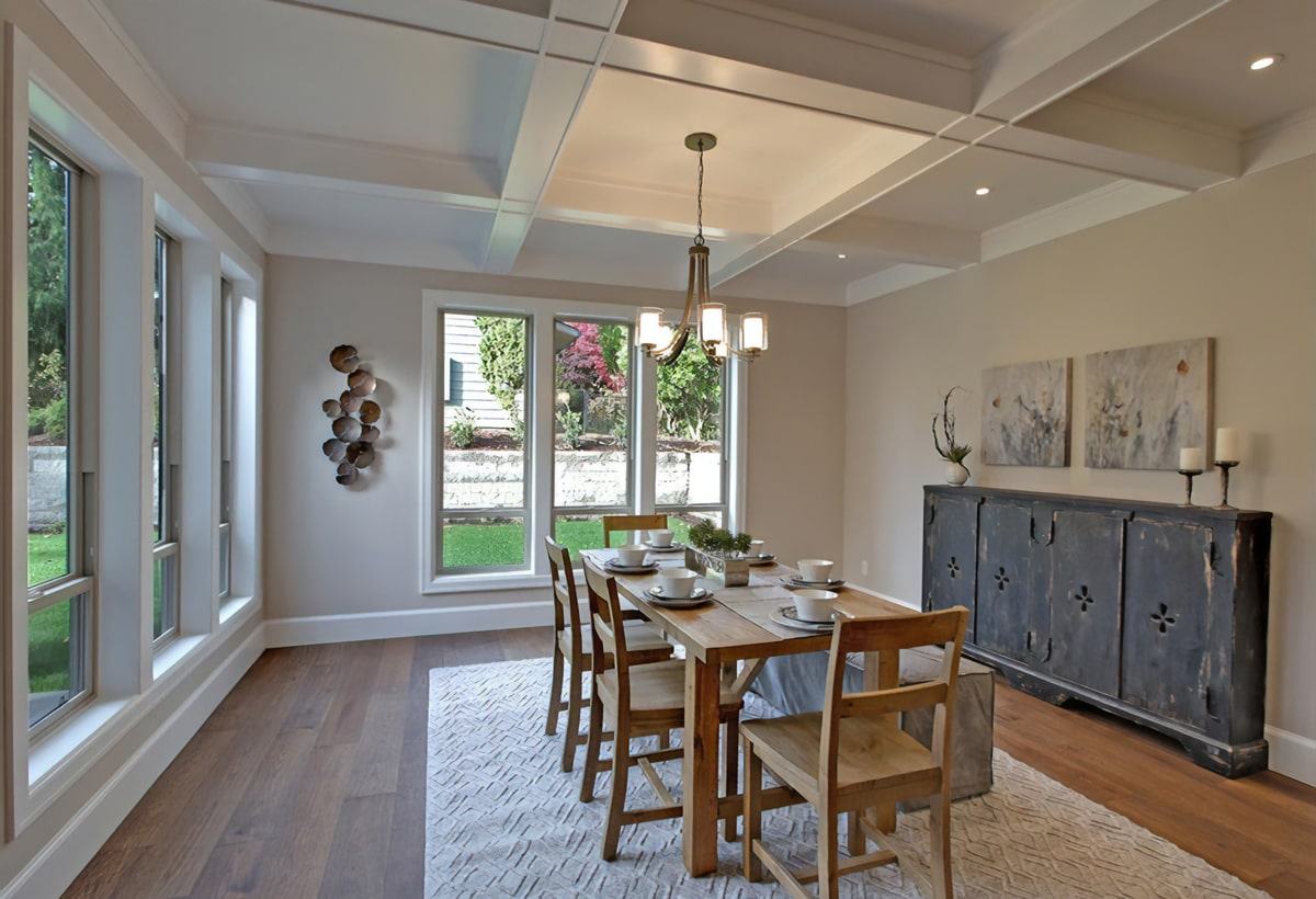 Dining room — Home in the lot of luxury