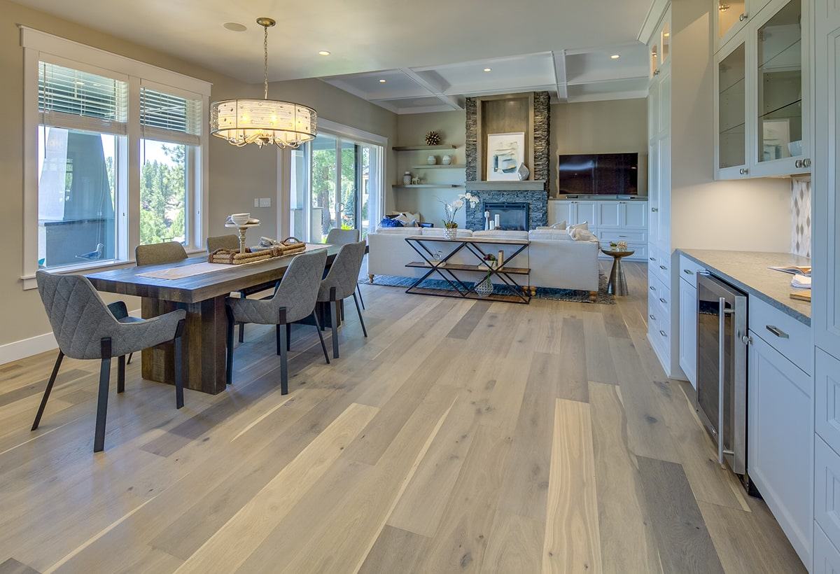 Dining room — Homebuilding based on surroundings
