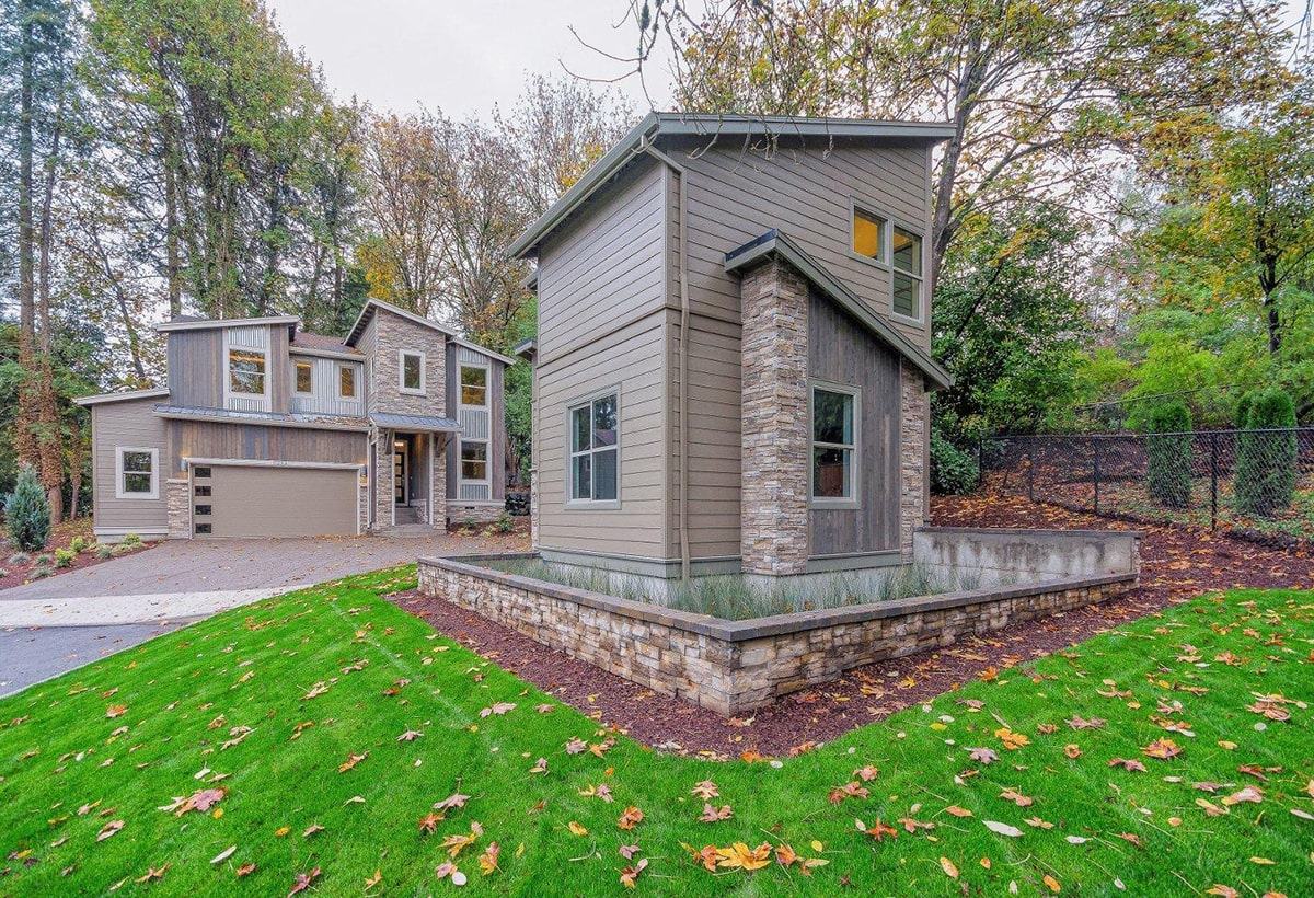 Northwest Modern custom home with a separate accessory dwelling unit in Portland, Oregon