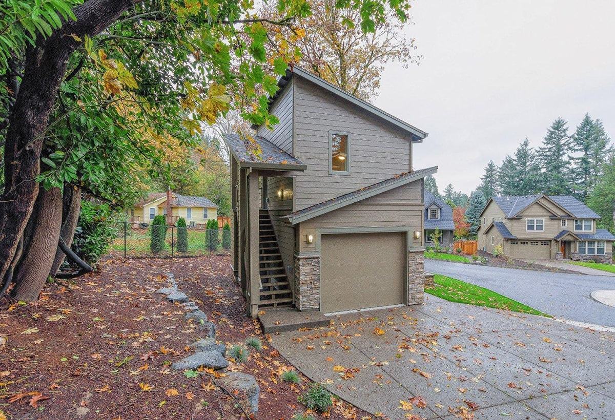 Accessory dwelling unit — Modern custom home with ADU