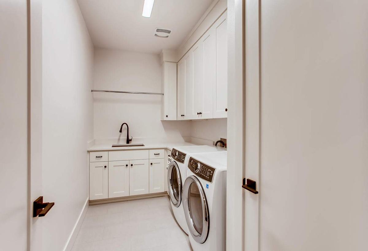 Laundry room — Riverfront view from River Run